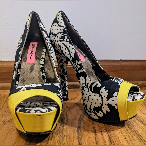 Betsey Johnson Vollume Black White Yellow Peep Toe Corset Stilettos sz 8.5 - Picture 1 of 15